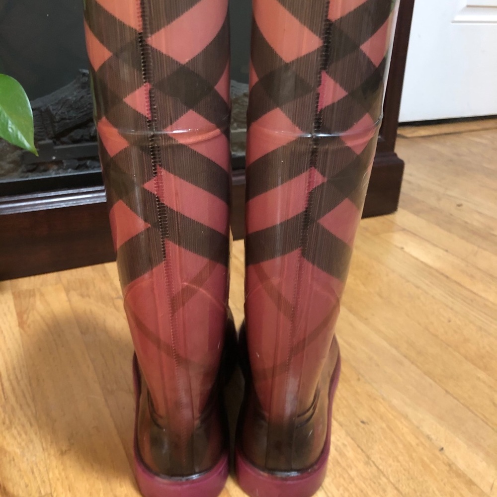 Burberry rain boots - Picture 4 of 5